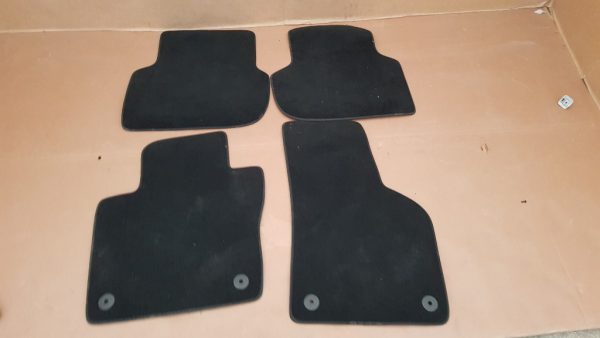 Set covoarase VW Jetta 2017 5C7863011J 5C7 863 011 J - Dezmembrari Auto