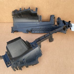 Set deflectoare aer stanga dreapta VW Golf 7 5G0121284M 5G0 121 284 M 5G0121283AD 5G0 121 283 AD - Dezmembrari Auto