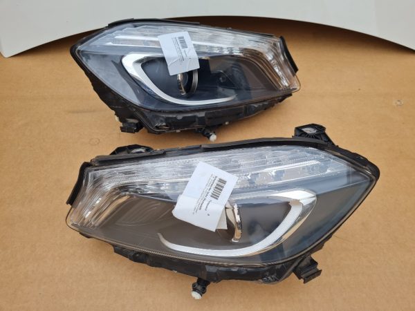 Set faruri bi-xenon cu led Mercedes A Class 2015 facelift W176 - Dezmembrari Auto