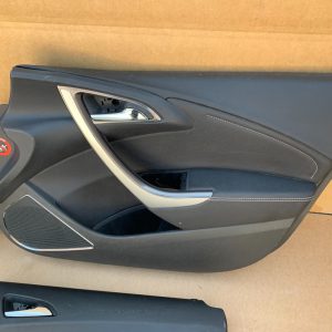 Fata usa dreapta fata din piele Opel Astra J - Dezmembrari Auto