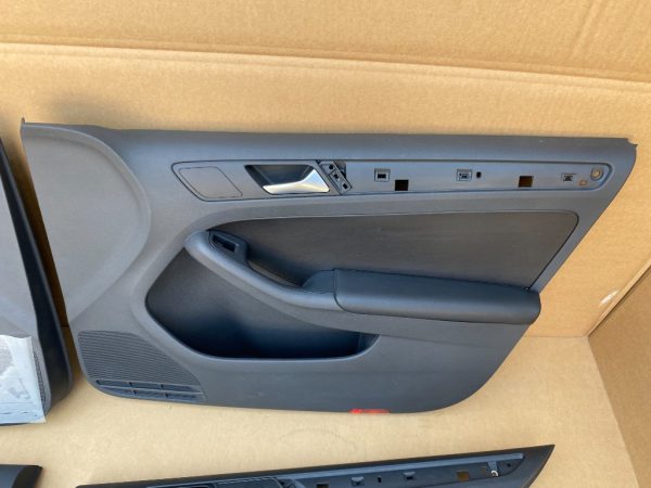 Set fete usi din piele VW Jetta 2017 la 0 km - Dezmembrari Auto - imagine 4