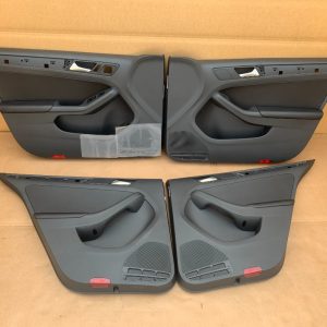 Set fete usi din piele VW Jetta 2017 la 0 km - Dezmembrari Auto