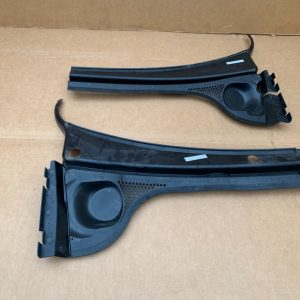 Set grile stergator VW Jetta 2017 5C8819403A 5C7819404A - Dezmembrari Auto