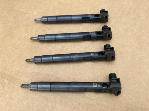 Set injectoare Mercedes C Class W205 2.2 A6510703287 - Dezmembrari Auto