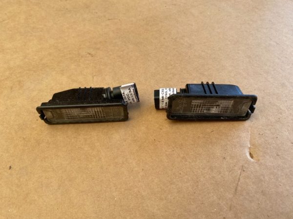 Set lampi numar VW Golf 7 hatchback 1K8943021 1K8 943 021 - Dezmembrari Auto