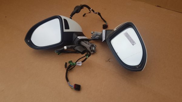 Set oglinzi cu rabatare electrica si side assist VW Passat B8 volan dreapta - Dezmembrari Auto