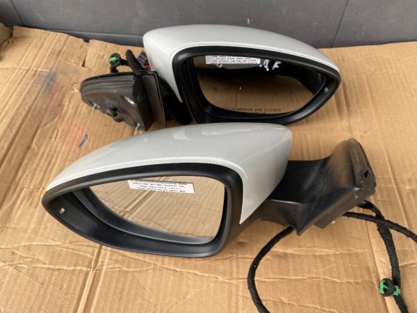 Set oglinzi stanga dreapta cu rabatare electrica VW Jetta 2017 - Dezmembrari Auto