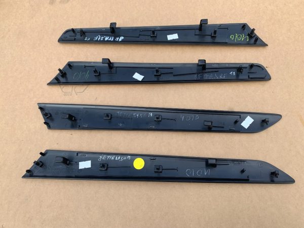 Set ornamente black piano / carbon fete usi si bord VW Jetta 2017 - Dezmembrari Auto - imagine 6
