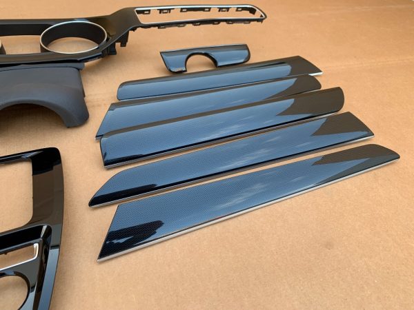 Set ornamente black piano / carbon fete usi si bord VW Jetta 2017 - Dezmembrari Auto - imagine 5