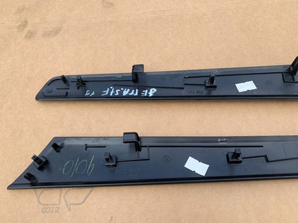 Set ornamente black piano / carbon fete usi si bord VW Jetta 2017 - Dezmembrari Auto - imagine 7