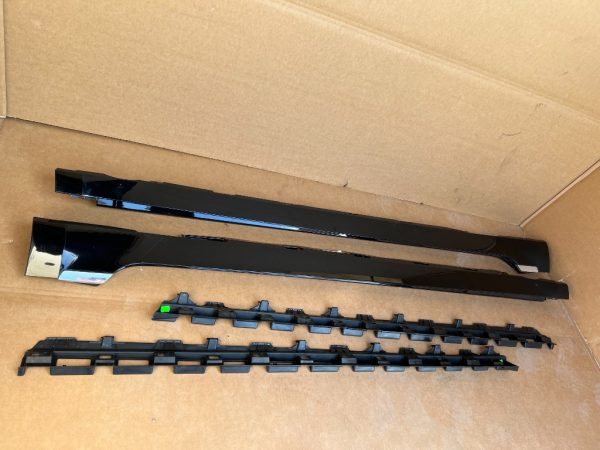 Set ornamente praguri exterior R Line VW Arteon facelift 2021 3G8853855J 3G8853856J - Dezmembrari Auto