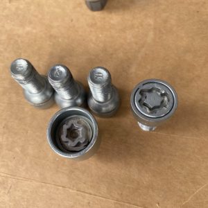 Set prezoane antifurt VW Golf Passat Tiguan Touran Skoda Octavia Fabia Seat Leon - Dezmembrari Auto