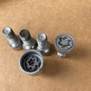 Set prezoane antifurt VW Golf Passat Tiguan Touran Skoda Octavia Fabia Seat Leon - Dezmembrari Auto