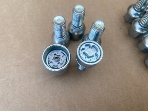 Set prezoane antifurt VW ID4 ID.4 2023 litera T - Dezmembrari Auto