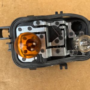 Soclu becuri A3 8V model 2 usi stanga de pe aripa - Dezmembrari Auto