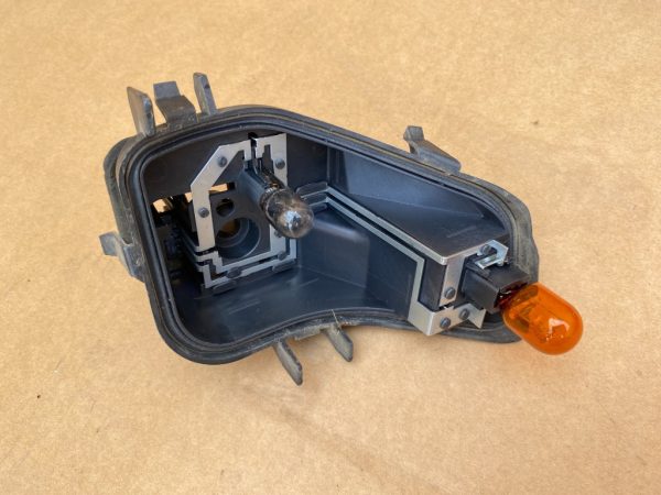 Soclu becuri dreapta spate caroserie VW Golf 6 hatchback 5K0945258 5K0 945 258 - Dezmembrari Auto