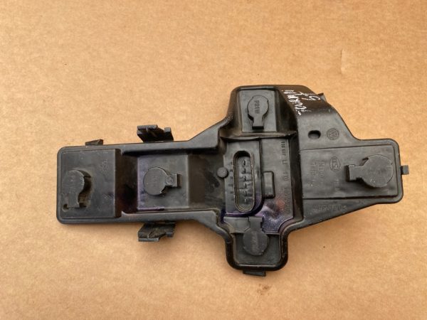 Soclu becuri stop stanga VW Touran 2005 1T0945257D 1T0 945 257 D - Dezmembrari Auto