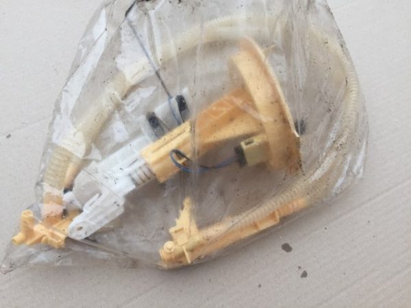 Sonda litrometrica VW Golf 7 2.0 tdi 5Q0 919 673 J 5Q0919673J - Dezmembrari Auto