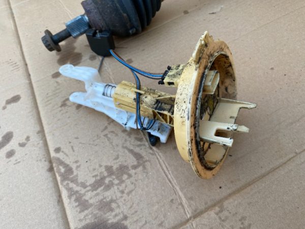 Sonda litrometrica VW Passat B8 3Q0919673H 3Q0 919 673 H - Dezmembrari Auto