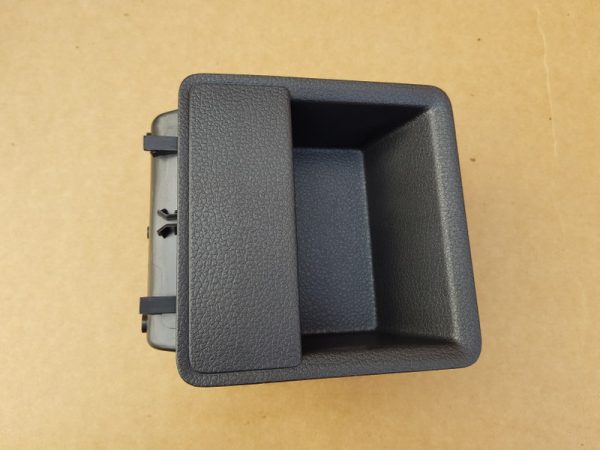 Spatiu depozitare VW Jetta 2016 5C6863383 5C6 863 383 - Dezmembrari Auto