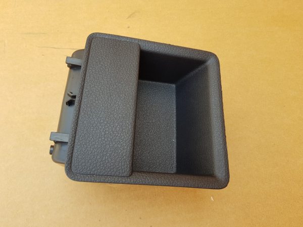 Spatiu depozitare VW Jetta 2016 5C6863383 5C6 863 383 - Dezmembrari Auto