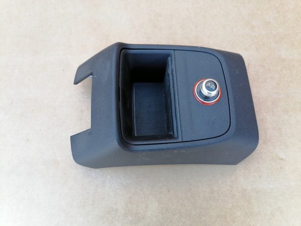 Spatiu despozitare consola centrala Audi A3 8V 8V0864981 8V0 864 981 - Dezmembrari Auto
