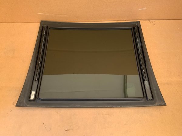 Sticla trapa Mercedes A class A200 W176 din 2015 la 0 km - Dezmembrari Auto - imagine 2