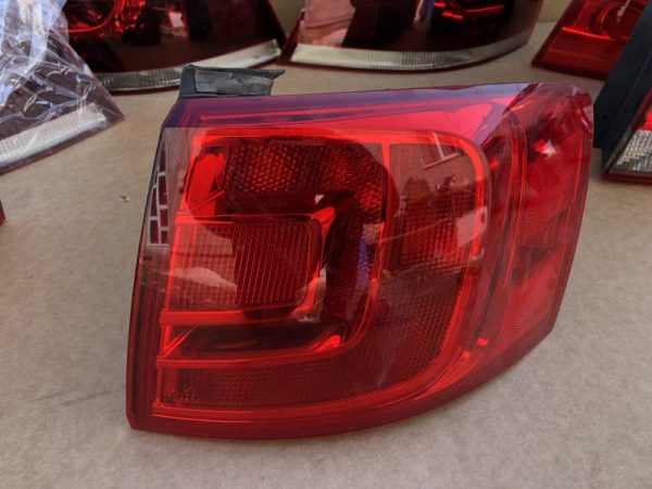Stop dreapta VW Jetta din 2016 - Dezmembrari Auto