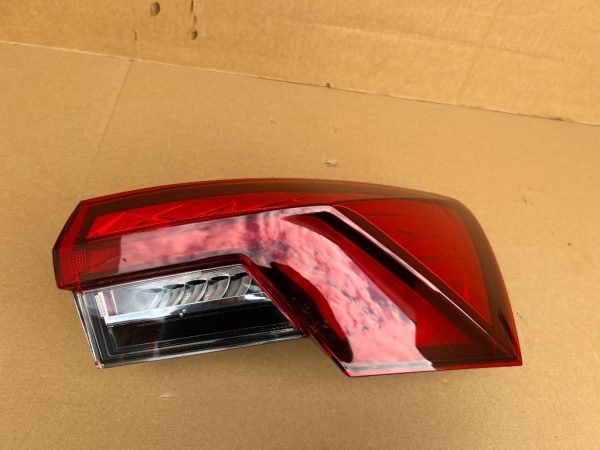 Stop dreapta aripa led CRYSTAL LIGHTING Skoda Octavia 4 din 2023 la 0 km 5E3945208, 5E3 945 208 - Dezmembrari Auto