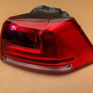 Stop dreapta aripa spate VW Golf 7 hatchback 5G0945096P 5G0 945 096 P la 0 km - Dezmembrari Auto