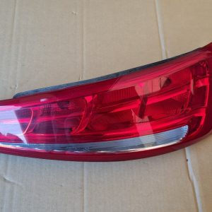 Stop dreapta Audi Q3 8U0945094 8U0 945 094 - Dezmembrari Auto