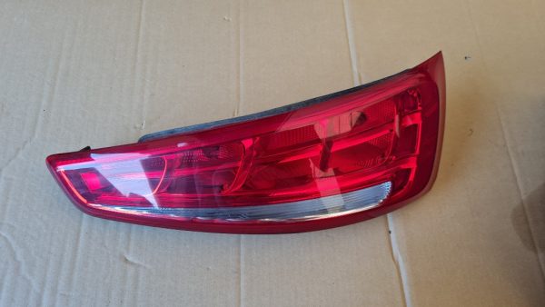 Stop dreapta Audi Q3 8U0945094 8U0 945 094 - Dezmembrari Auto