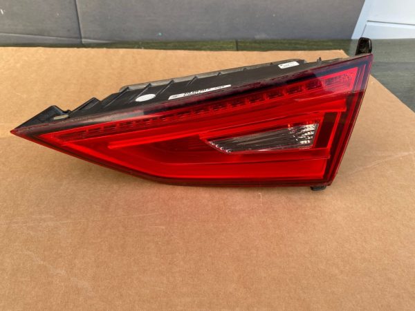 Stop dreapta capota spate Audi A3 8V sedan 8V5945094H 8V5 945 094 H - Dezmembrari Auto