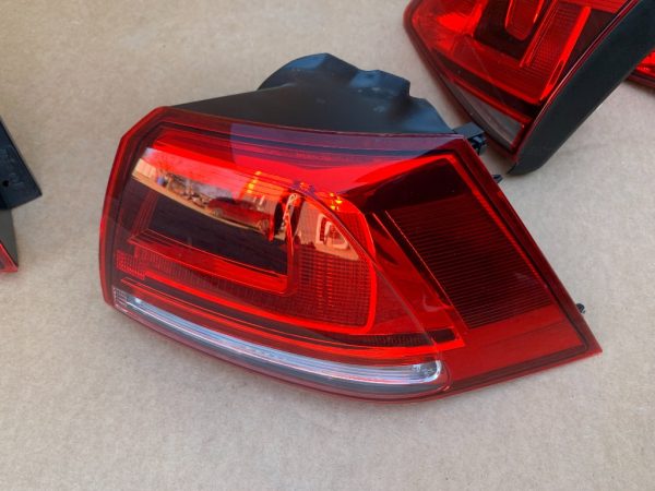 Stop dreapta caroserie VW Golf 7 hatchback 2016 5G0945096P 5G0 945 096 P la 0 km - Dezmembrari Auto