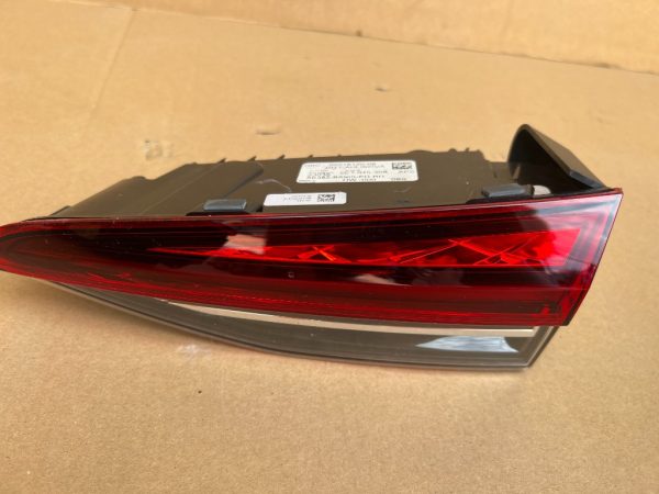 Stop dreapta haion CRYSTAL LIGHTING led la 0 km Skoda Octavia 4 din 2023 5E7945308 5E7 945 308 - Dezmembrari Auto