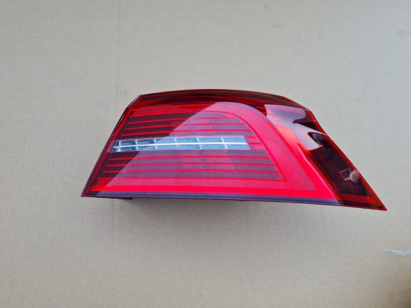 Stop dreapta spate caroserie VW Passat B8 limuzina 3G5945208C 3G5 945 208 C - Dezmembrari Auto