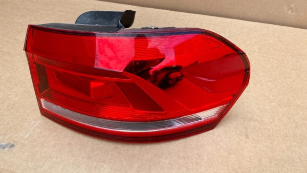 Stop dreapta spate caroserie VW Touran 2017 5TA945096A 5TA945 096 A - Dezmembrari Auto