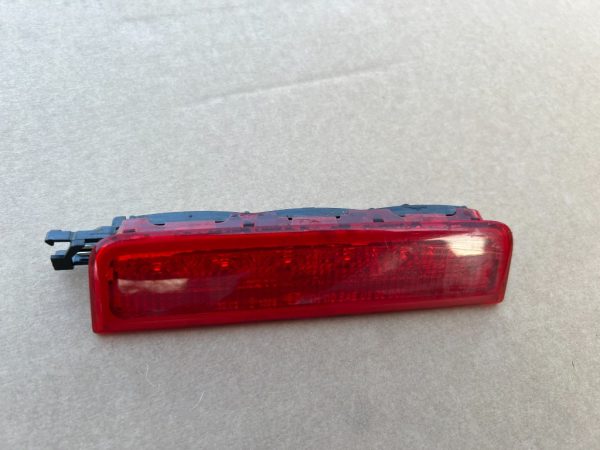 Stop haion frana VW Caddy 2k0945087 2k0 945 087 2K0945087A 2K0 945 087 A 2K0945087B 2K0 945 087 B - Dezmembrari Auto