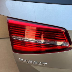 Stop haion stanga highline VW Passat B8 variant 3G9945307D 3G9 945 307 D - Dezmembrari Auto