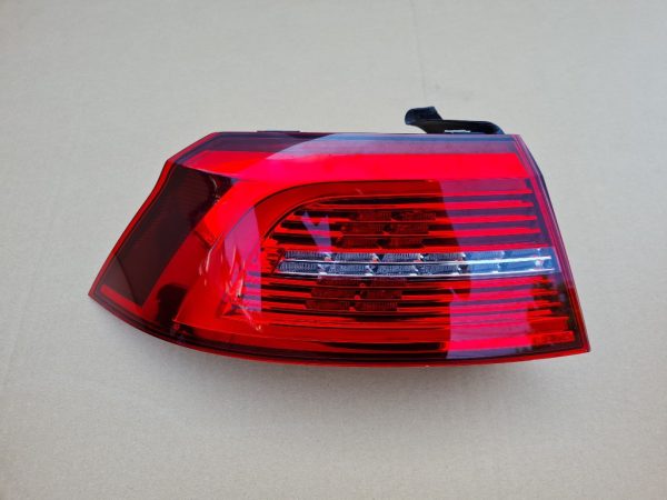 Stop highline stanga spate caroserie VW Passat B8 limuzina 3G5945207C 3G5 945 207 C - Dezmembrari Auto