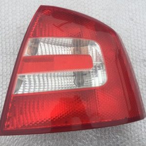 Stop lampa tripla dreapta Skoda Octavia 2 1Z5 945 096 A 1Z5945096A - Dezmembrari Auto