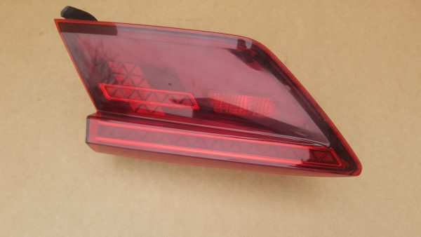 Stop led stanga haion VW Tiguan 2017 5NA945308B 5NA 945 308 B - Dezmembrari Auto