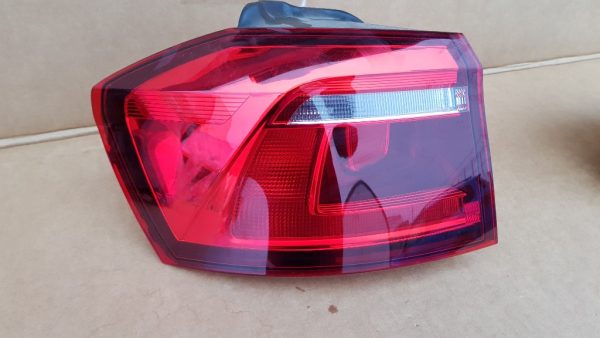 Stop stanga aripa VW Sportsvan 2018 5Q0945095S 5Q0 945 095 S - Dezmembrari Auto