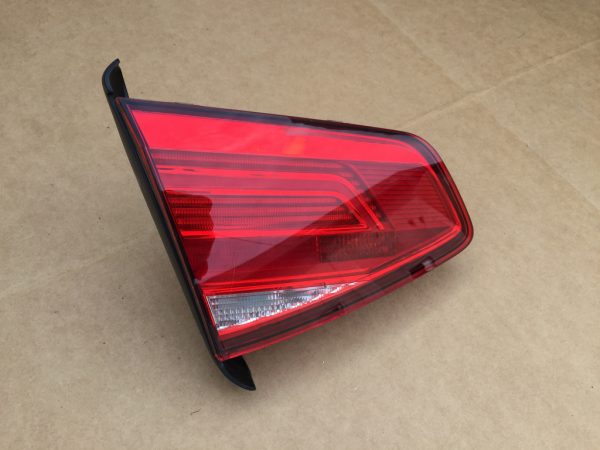 Stop stanga capota spate VW Passat B8 limuzina 3G5945093C 3G5 945 093 C - Dezmembrari Auto
