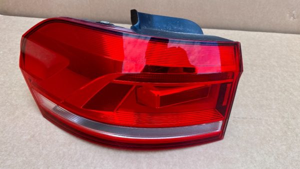 Stop stanga caroserie VW Touran 2017 5TA945095A 5TA 945 095 A - Dezmembrari Auto