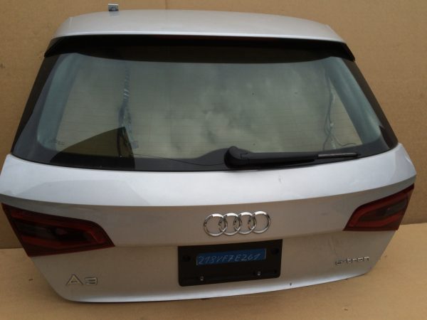 Stop dreapta cu led de pe haion Audi A3 8V E-TRON 2014 - Dezmembrari Auto