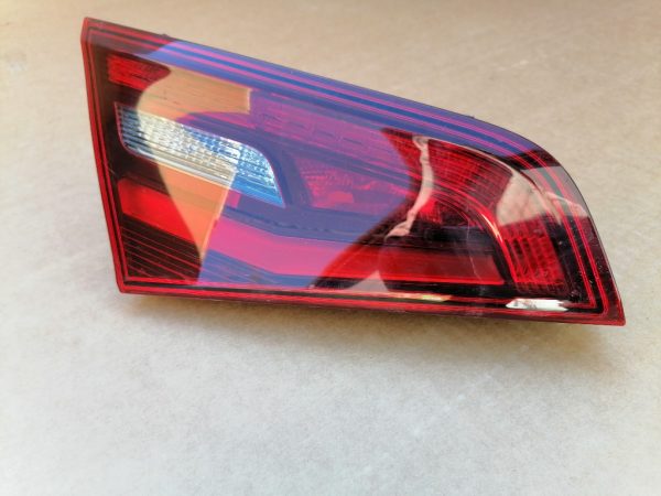 Stop stanga haion Audi A3 8V 8V4945093B 8V4 945 093 B - Dezmembrari Auto