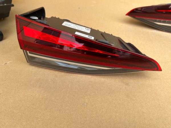 Stop stanga haion CRYSTAL LIGHTING led la 0 km Skoda Octavia 4 din 2023 5E7945307 5E7 945 307 - Dezmembrari Auto