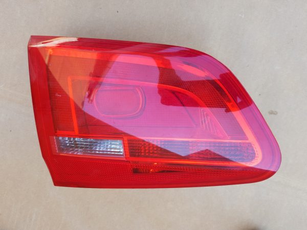 Stop stanga haion VW Sharan 7N 7N0945093H 7N0 945 093 H - Dezmembrari Auto