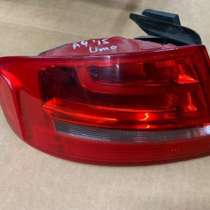 Stop stanga spate aripa Audi A4 B8 2015 limuzina 8K5945095AA 8K5 945 095 AA - Dezmembrari Auto